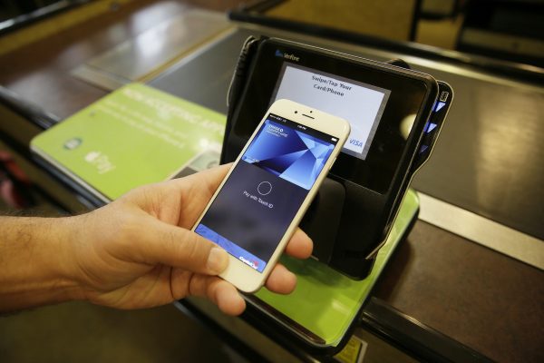 How to Use Apple Pay: Go Cashless Today