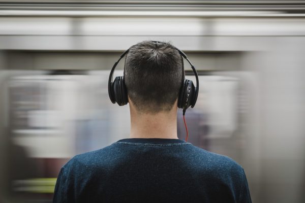 Best Over Ear Headphones Buying Guide For Audio Enthusiasts