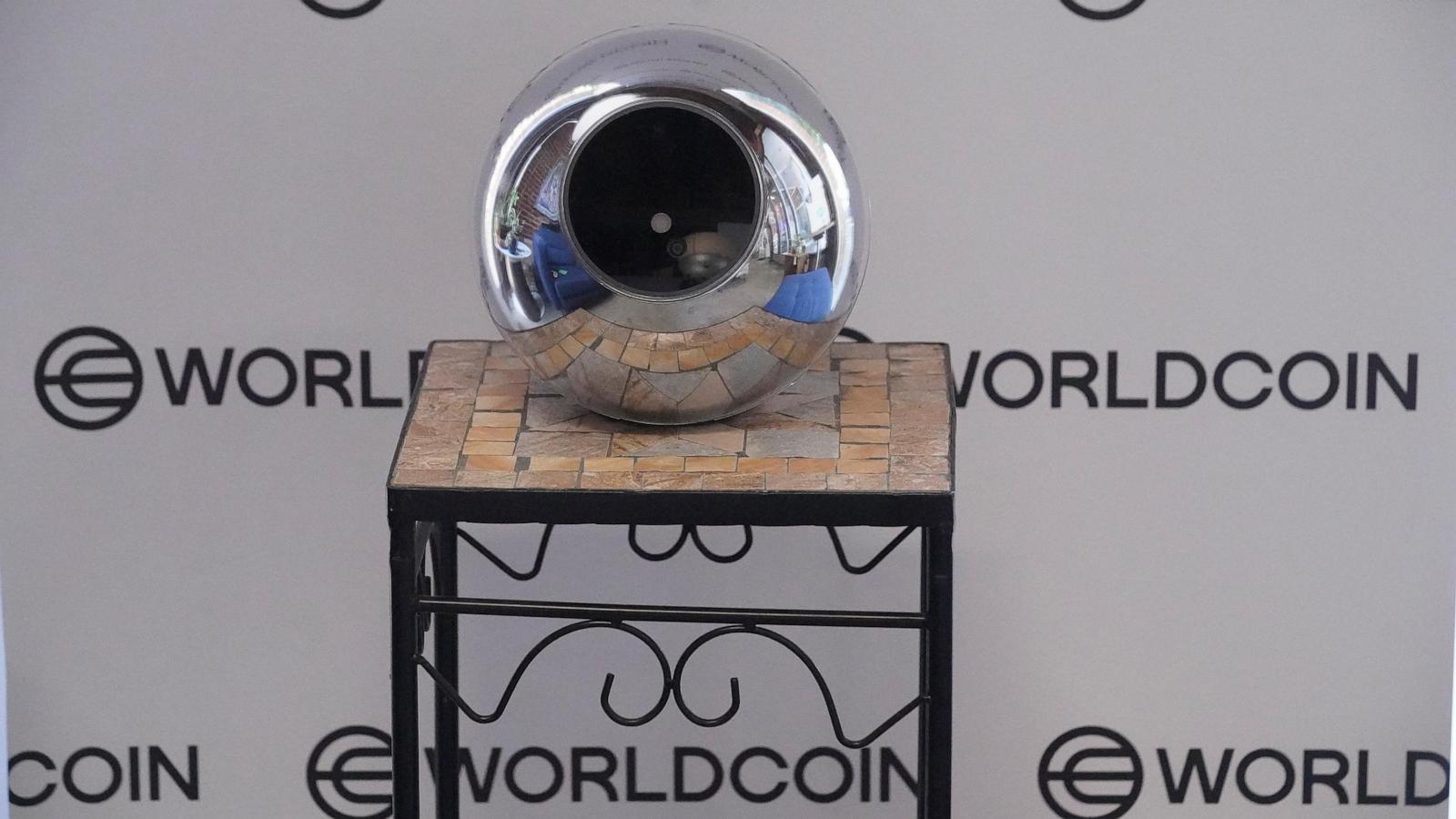 Spain Temporarily Bans Worldcoin Over Privacy Concerns