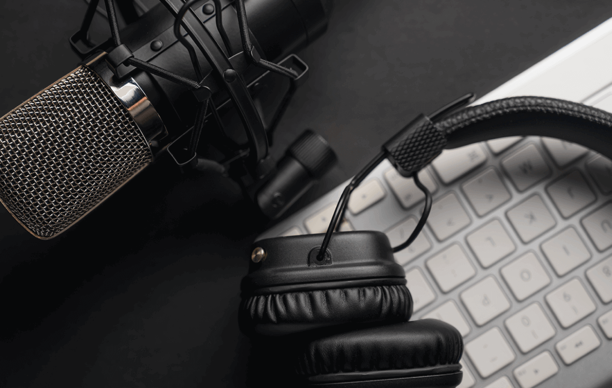 14 Best Podcast Studio Kit for 2024